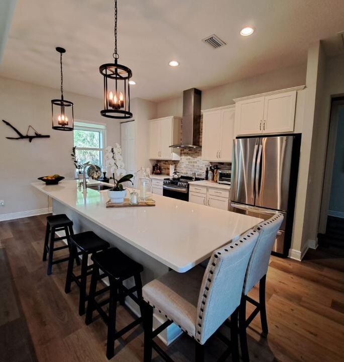 For Sale: $640,000 (3 beds, 2 baths, 1817.5 Square Feet)