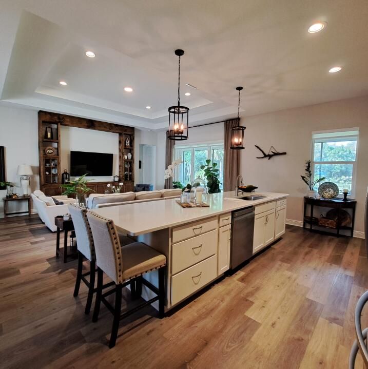 For Sale: $640,000 (3 beds, 2 baths, 1817.5 Square Feet)