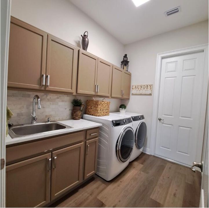 For Sale: $640,000 (3 beds, 2 baths, 1817.5 Square Feet)