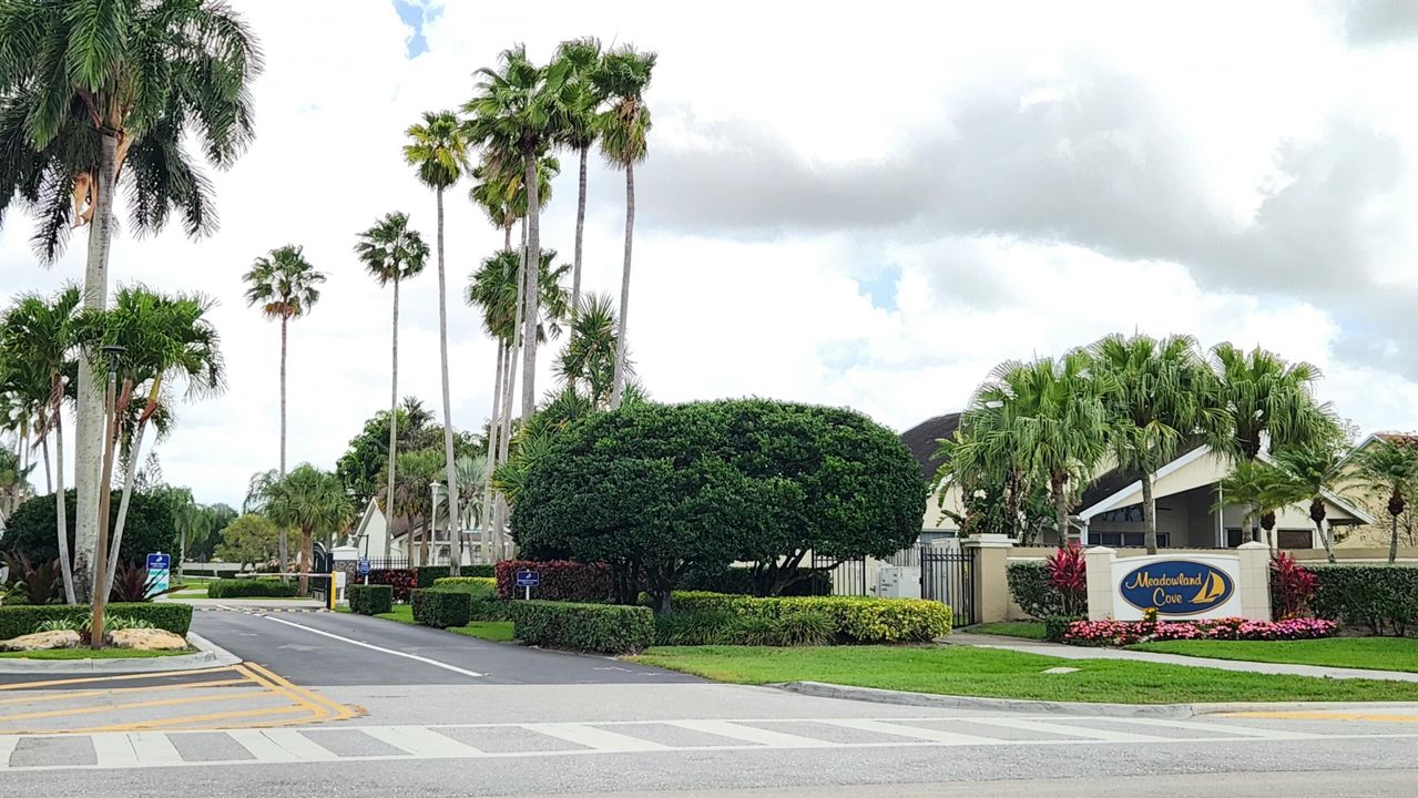 For Sale: $689,000 (3 beds, 2 baths, 1937 Square Feet)