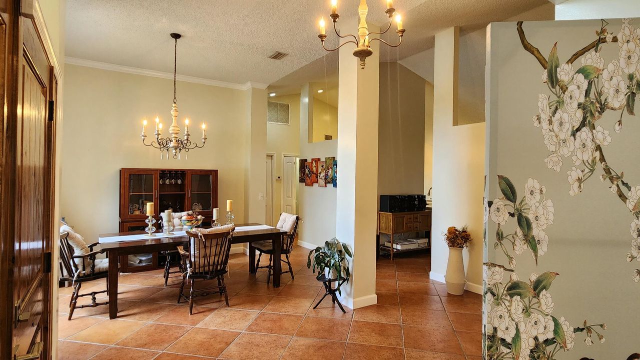 For Sale: $689,000 (3 beds, 2 baths, 1937 Square Feet)