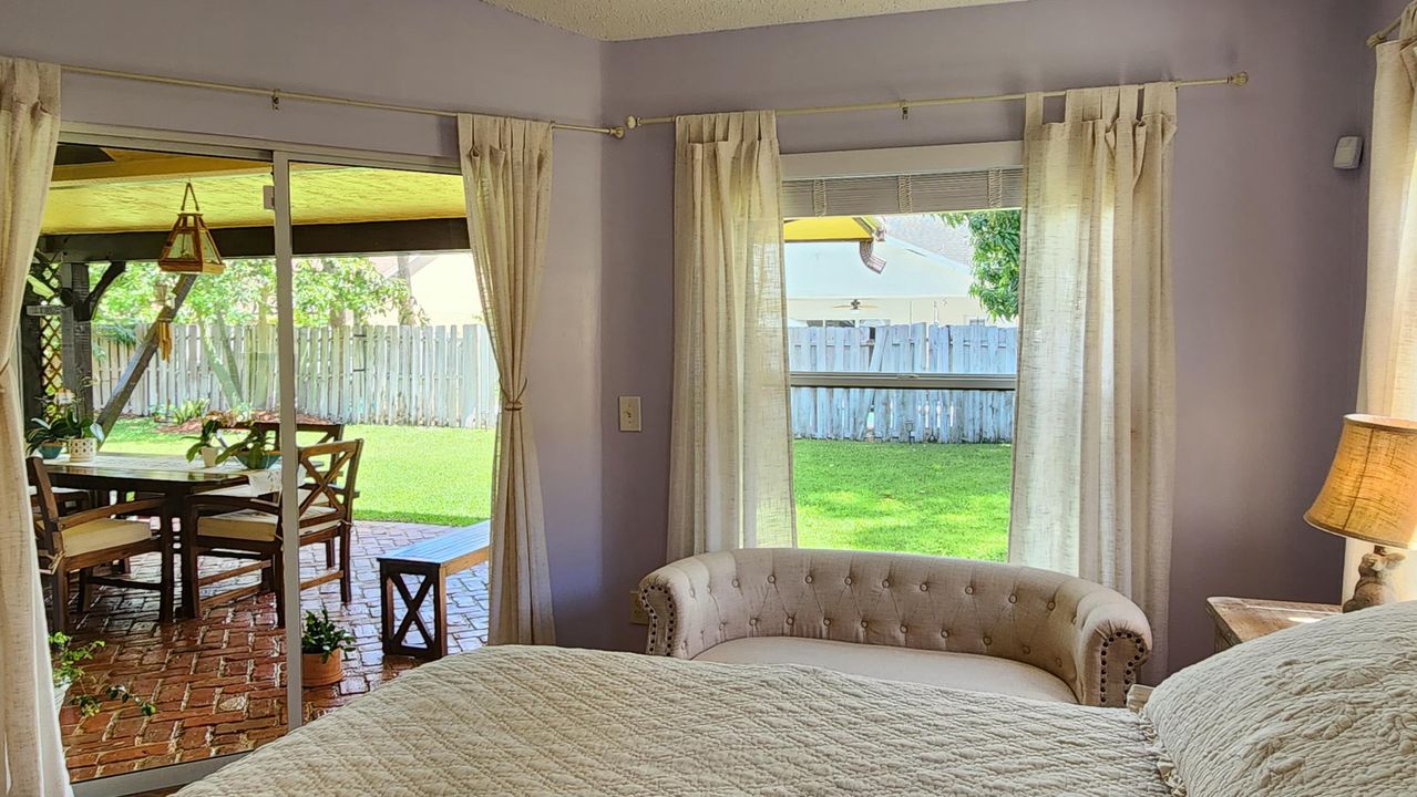 For Sale: $689,000 (3 beds, 2 baths, 1937 Square Feet)