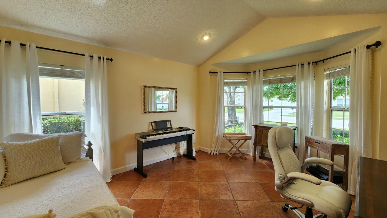 For Sale: $689,000 (3 beds, 2 baths, 1937 Square Feet)