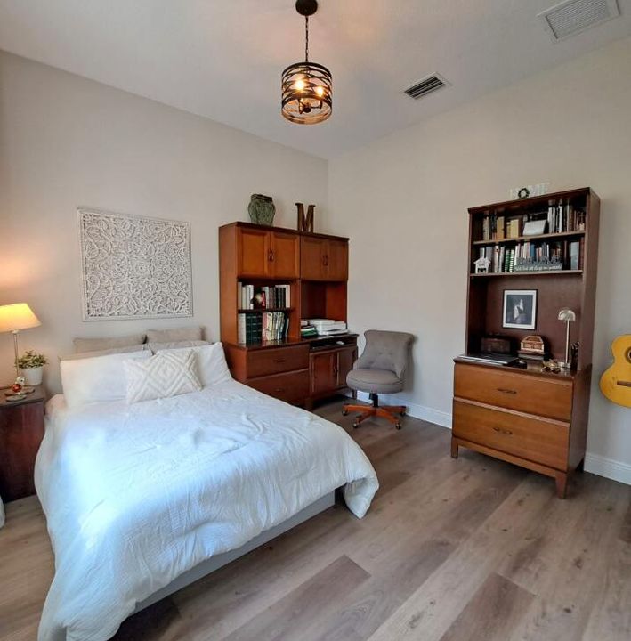 For Sale: $640,000 (3 beds, 2 baths, 1817.5 Square Feet)