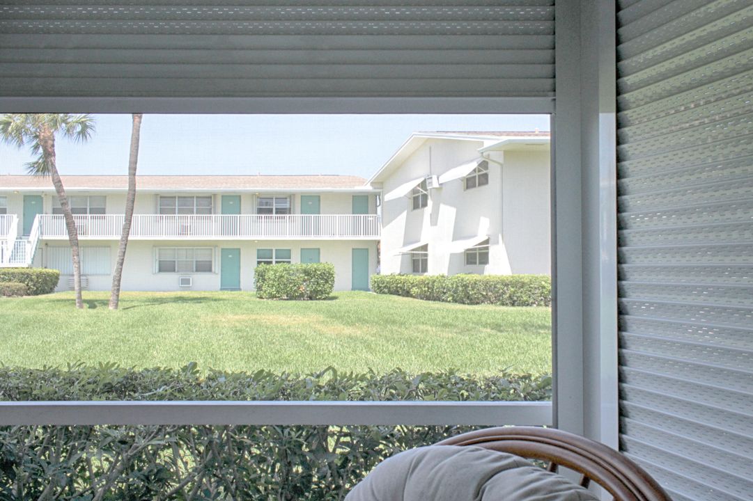 For Sale: $115,000 (1 beds, 1 baths, 646 Square Feet)