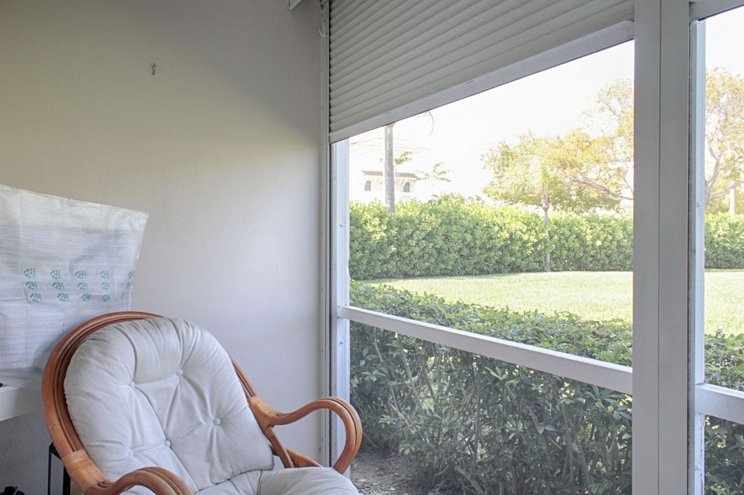 For Sale: $115,000 (1 beds, 1 baths, 646 Square Feet)