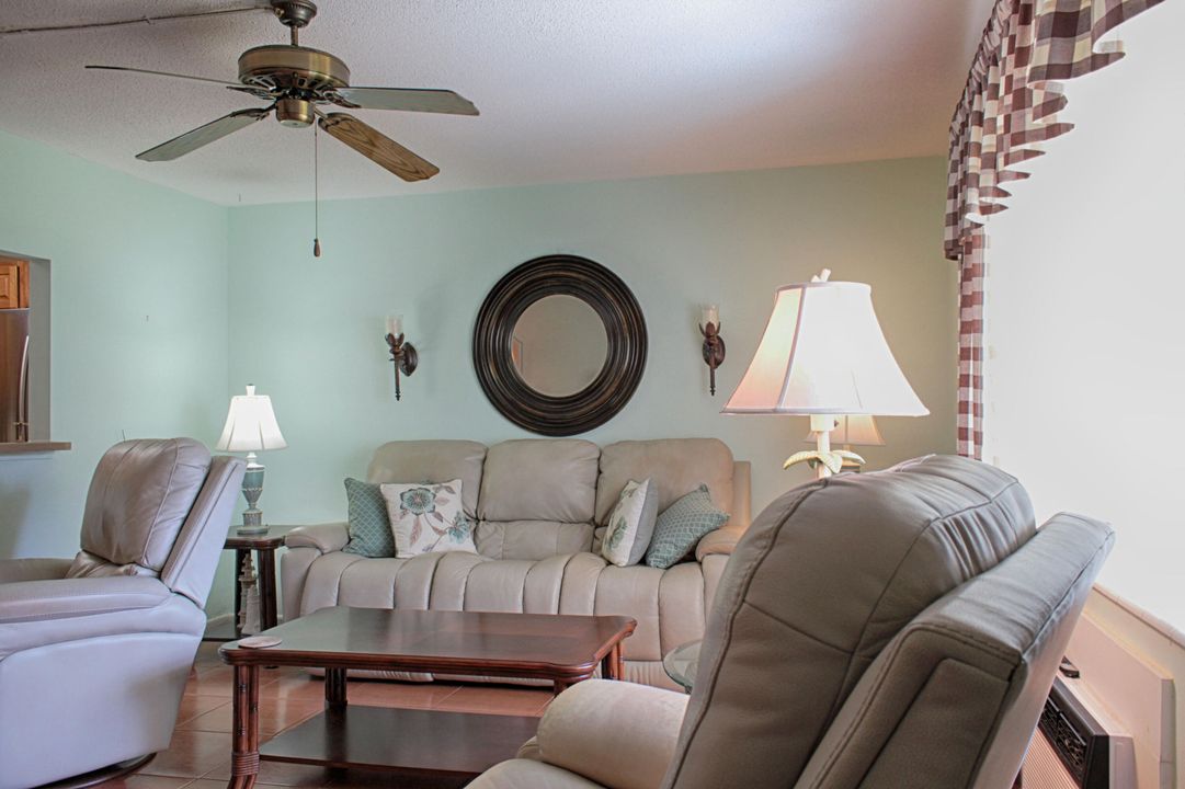 For Sale: $115,000 (1 beds, 1 baths, 646 Square Feet)