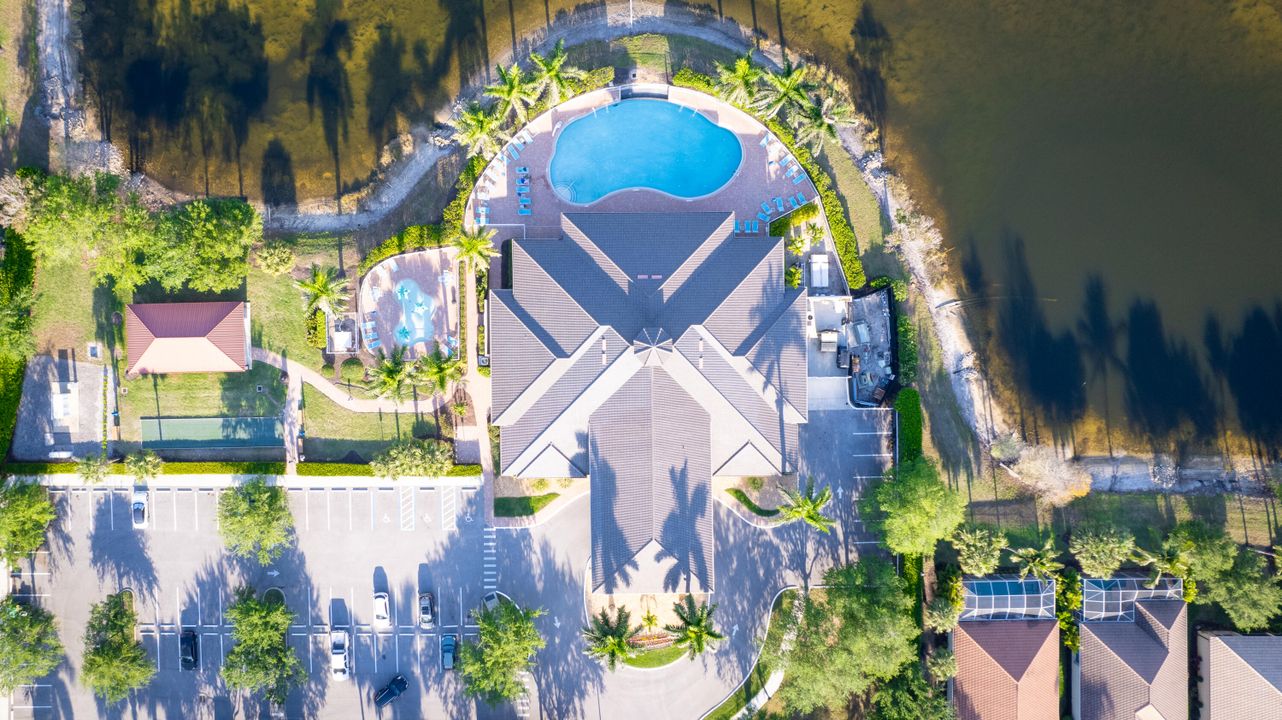 待售: $418,500 (2 贝兹, 2 浴室, 1560 平方英尺)