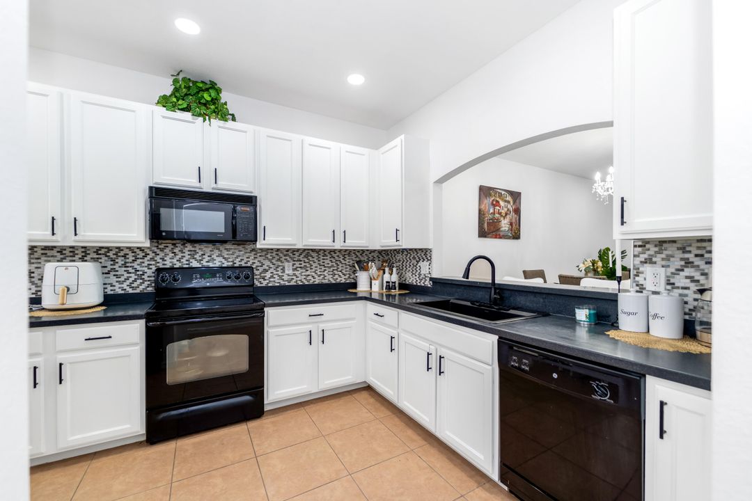 待售: $418,500 (2 贝兹, 2 浴室, 1560 平方英尺)