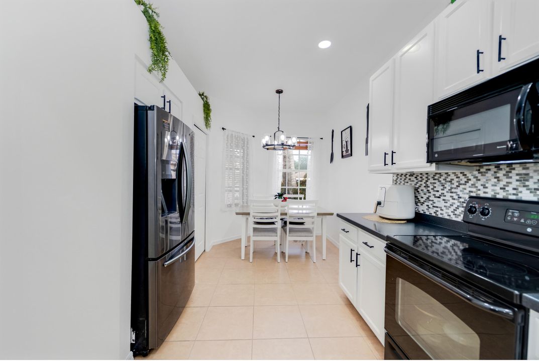 待售: $418,500 (2 贝兹, 2 浴室, 1560 平方英尺)