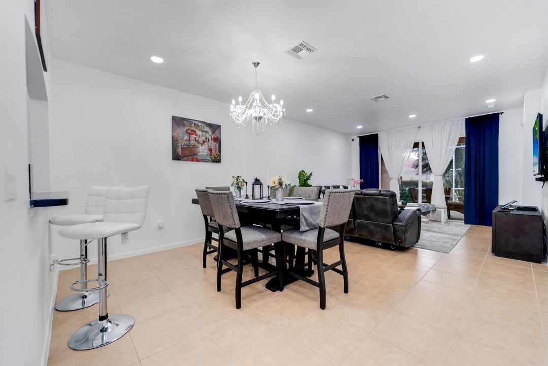 待售: $418,500 (2 贝兹, 2 浴室, 1560 平方英尺)