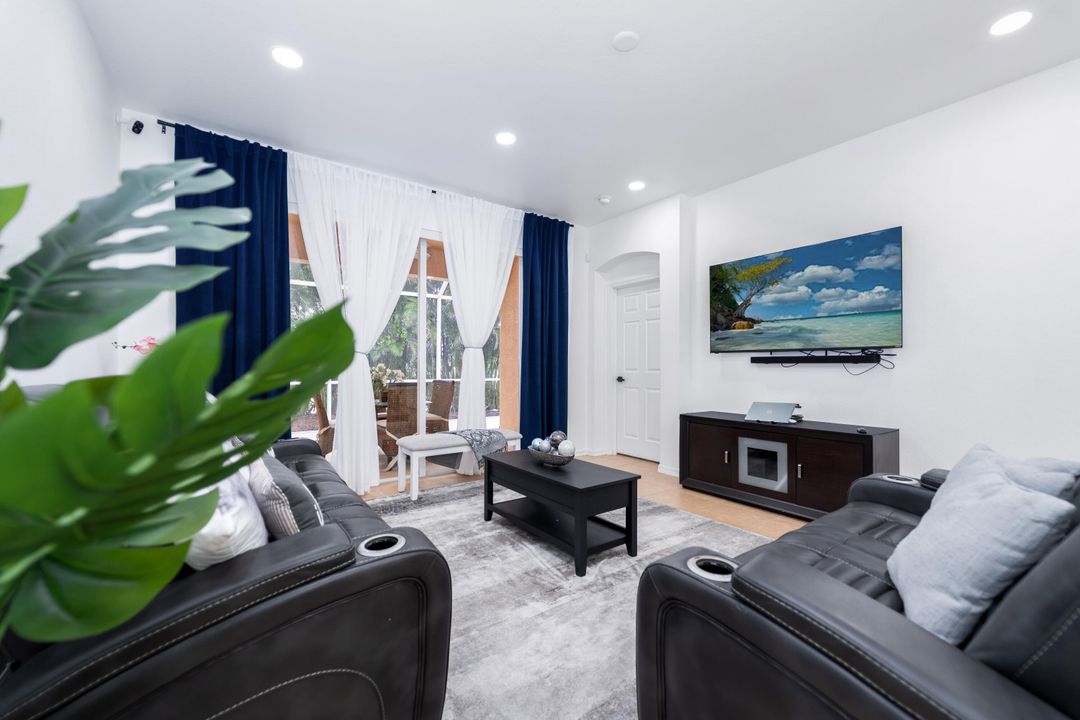 待售: $418,500 (2 贝兹, 2 浴室, 1560 平方英尺)