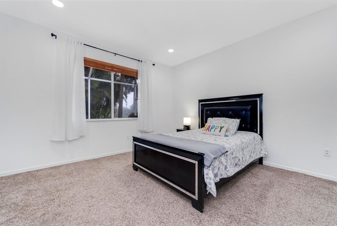 待售: $418,500 (2 贝兹, 2 浴室, 1560 平方英尺)