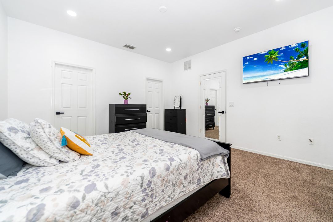 待售: $418,500 (2 贝兹, 2 浴室, 1560 平方英尺)