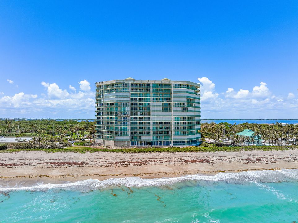 For Sale: $1,100,000 (3 beds, 2 baths, 1929 Square Feet)