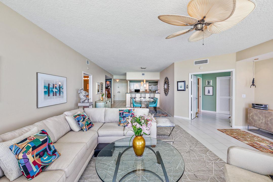 For Sale: $1,100,000 (3 beds, 2 baths, 1929 Square Feet)