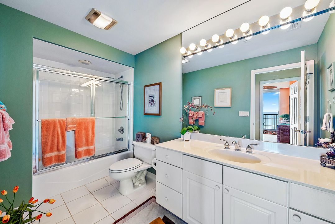 For Sale: $1,100,000 (3 beds, 2 baths, 1929 Square Feet)