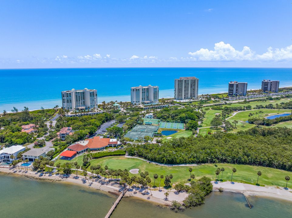 For Sale: $1,100,000 (3 beds, 2 baths, 1929 Square Feet)