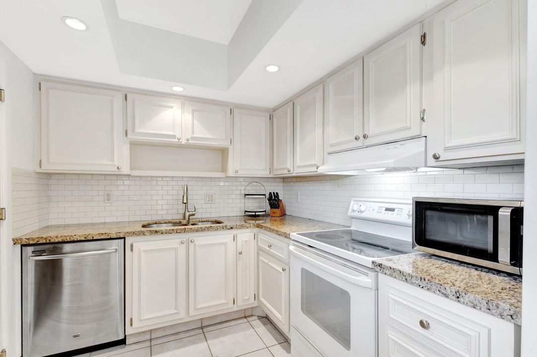 Activo con contrato: $399,000 (2 camas, 2 baños, 1400 Pies cuadrados)