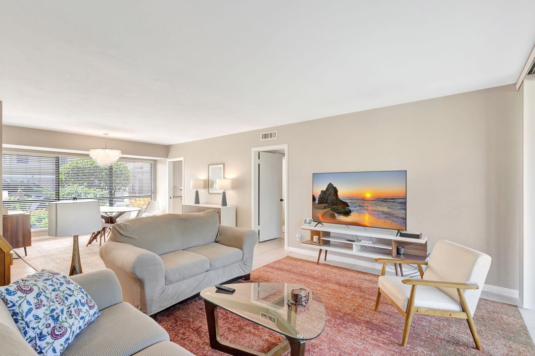 Activo con contrato: $399,000 (2 camas, 2 baños, 1400 Pies cuadrados)