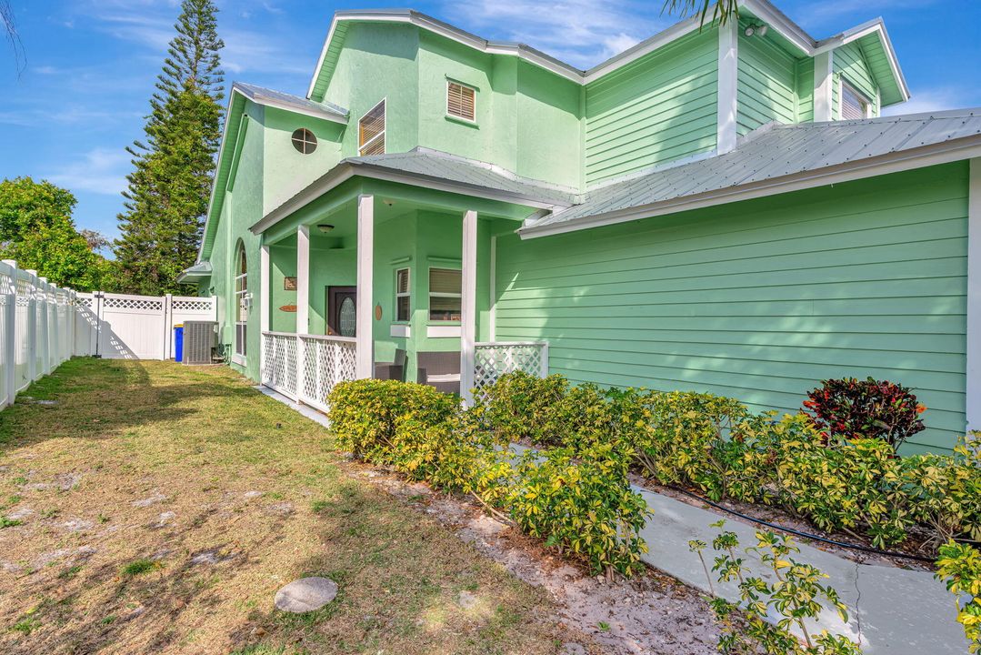 合同活跃: $465,000 (4 贝兹, 2 浴室, 1867 平方英尺)