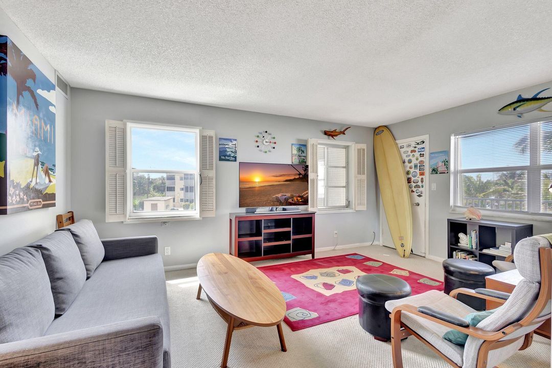 待售: $299,000 (1 贝兹, 1 浴室, 620 平方英尺)