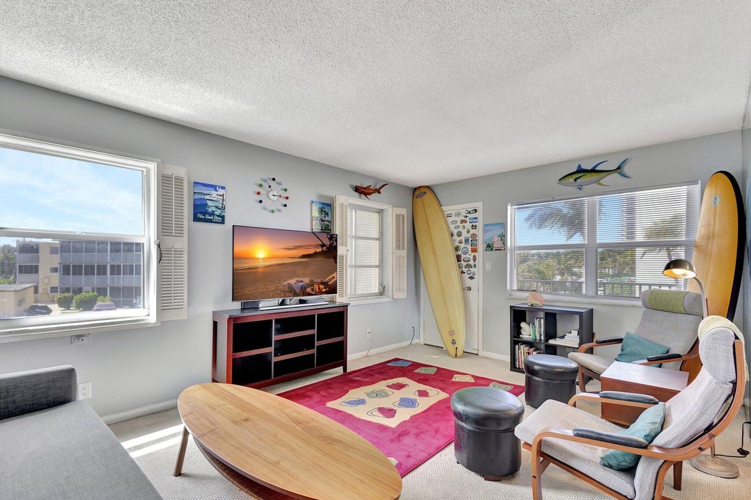 待售: $299,000 (1 贝兹, 1 浴室, 620 平方英尺)