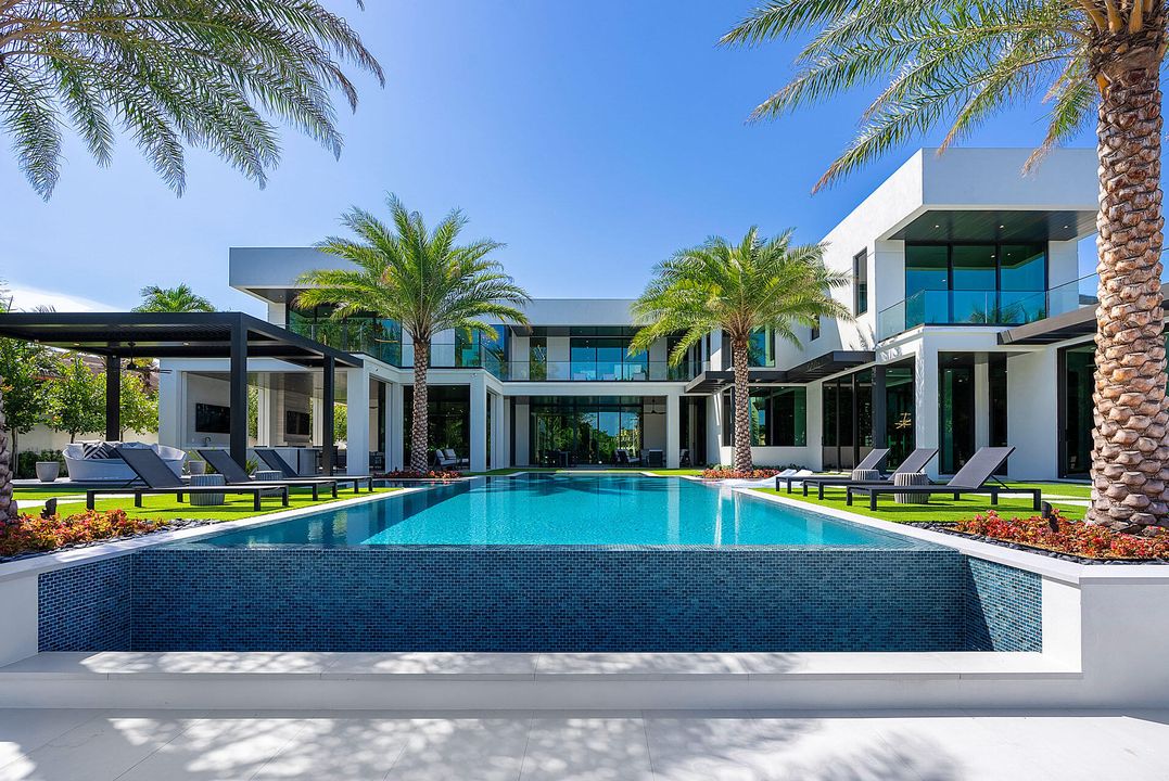 For Sale: $40,000,000 (6 beds, 7 baths, 10660 Square Feet)