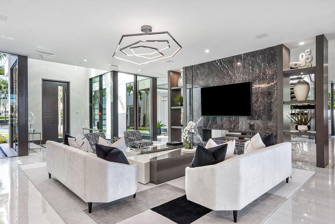 For Sale: $40,000,000 (6 beds, 7 baths, 10660 Square Feet)