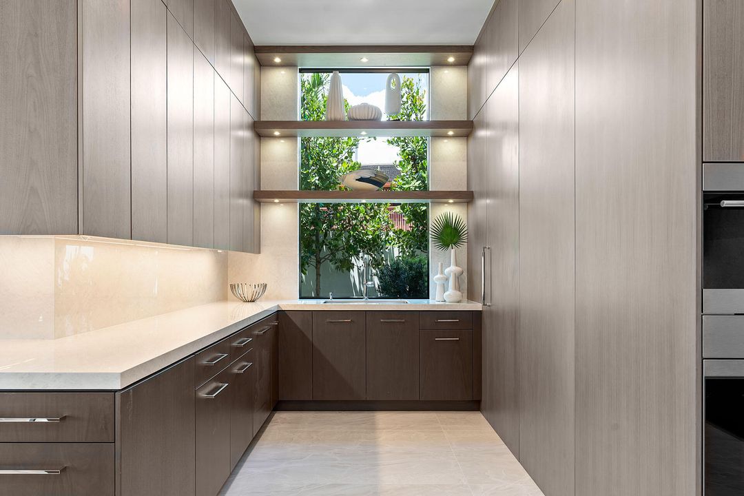 For Sale: $40,000,000 (6 beds, 7 baths, 10660 Square Feet)