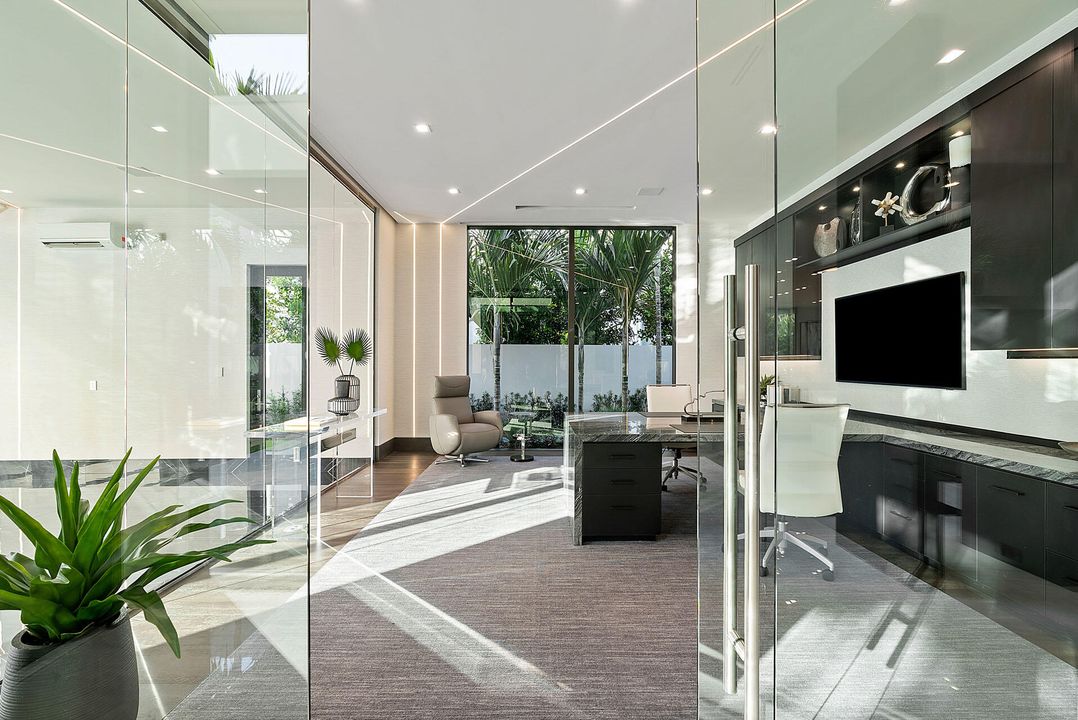 For Sale: $40,000,000 (6 beds, 7 baths, 10660 Square Feet)