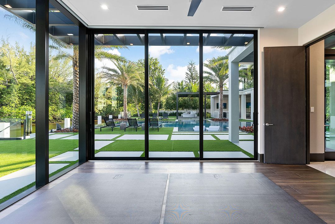 For Sale: $40,000,000 (6 beds, 7 baths, 10660 Square Feet)