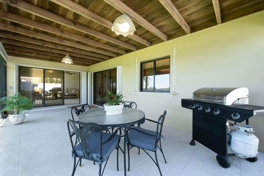 En Venta: $1,349,000 (4 camas, 3 baños, 2463 Pies cuadrados)