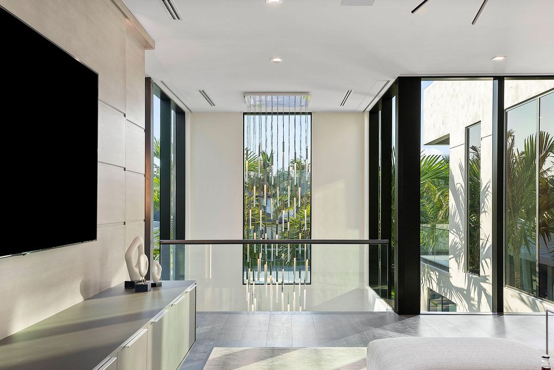 For Sale: $40,000,000 (6 beds, 7 baths, 10660 Square Feet)