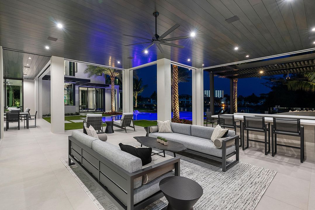 For Sale: $40,000,000 (6 beds, 7 baths, 10660 Square Feet)