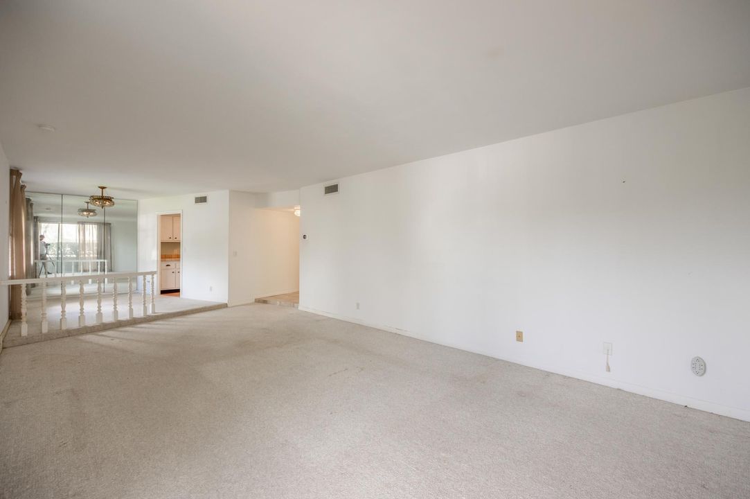 Active With Contract: $214,980 (2 beds, 2 baths, 1450 Square Feet)