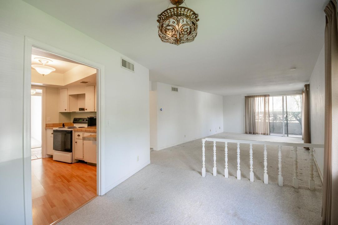 Active With Contract: $214,980 (2 beds, 2 baths, 1450 Square Feet)
