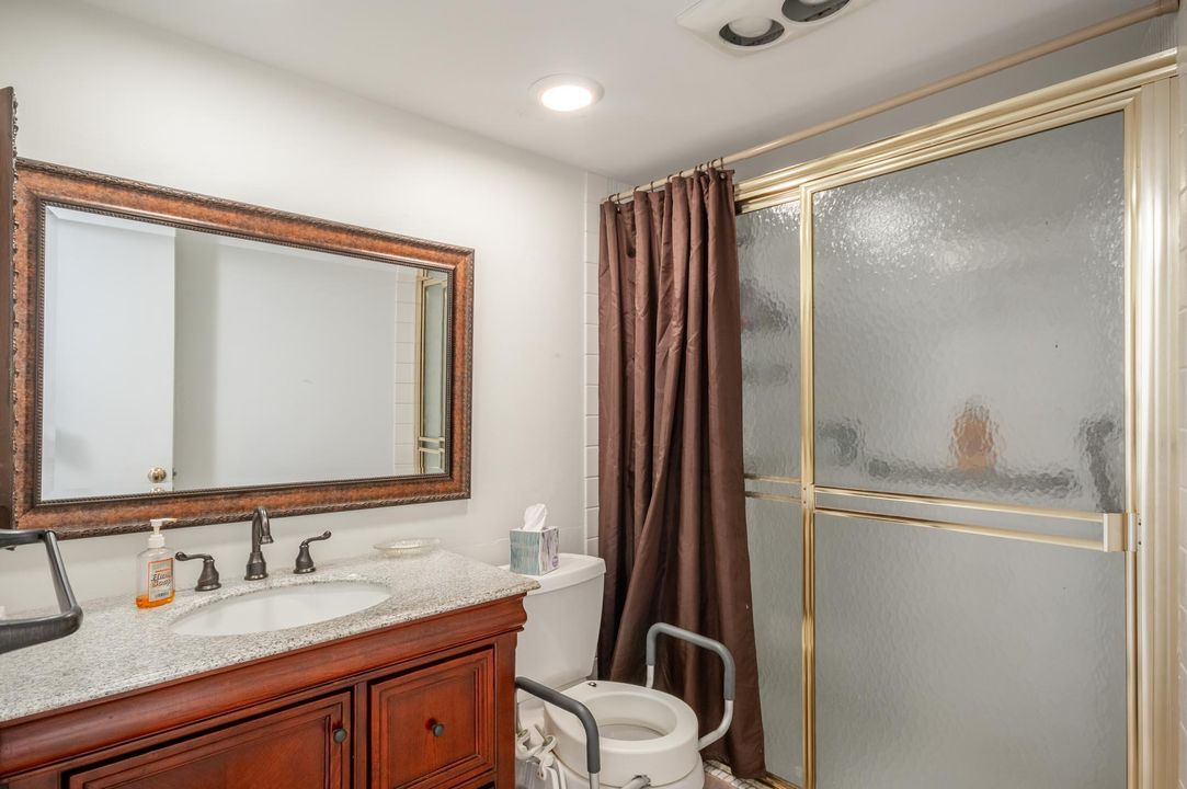 Active With Contract: $214,980 (2 beds, 2 baths, 1450 Square Feet)