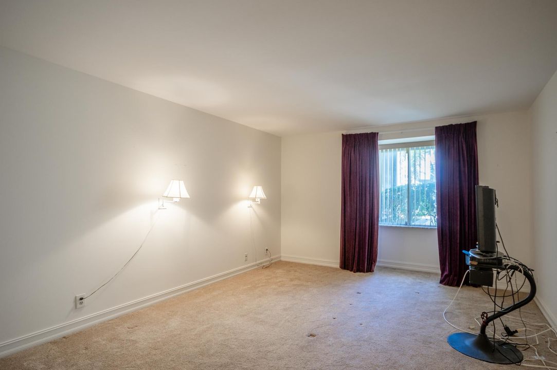 Active With Contract: $214,980 (2 beds, 2 baths, 1450 Square Feet)