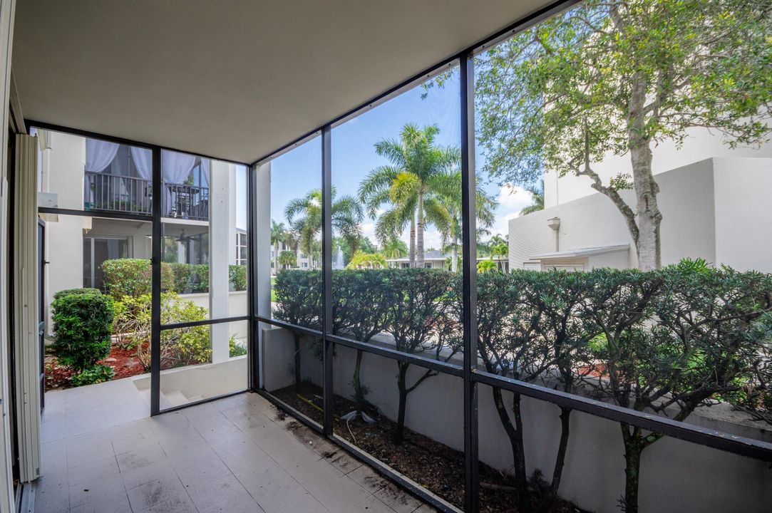 Active With Contract: $214,980 (2 beds, 2 baths, 1450 Square Feet)