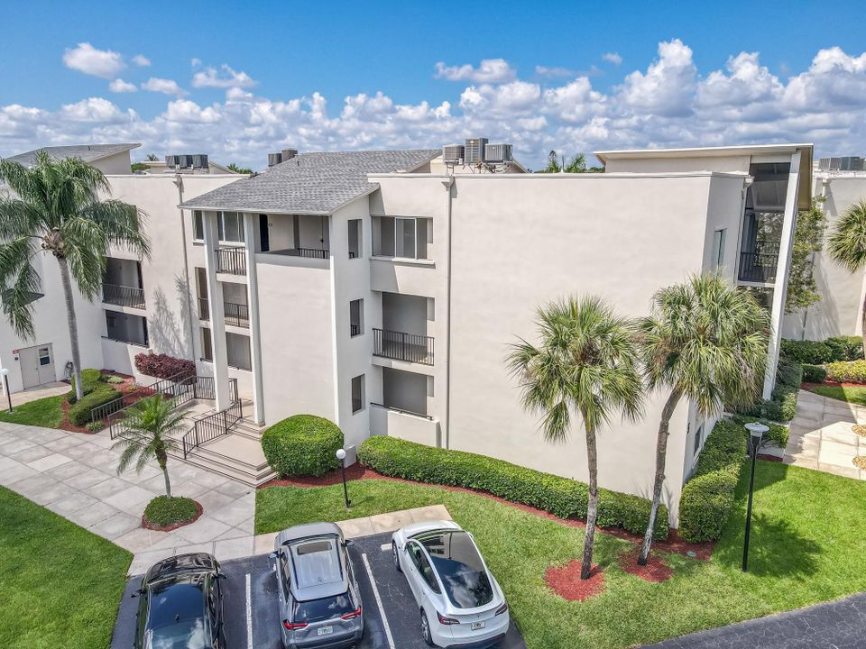 Active With Contract: $214,980 (2 beds, 2 baths, 1450 Square Feet)