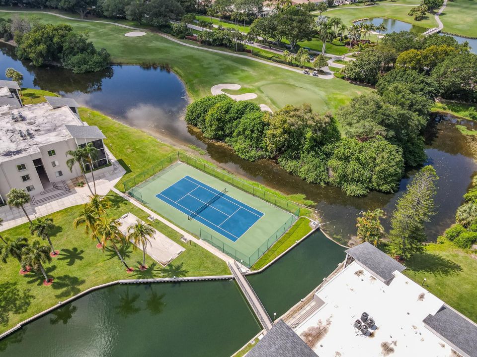 Active With Contract: $214,980 (2 beds, 2 baths, 1450 Square Feet)