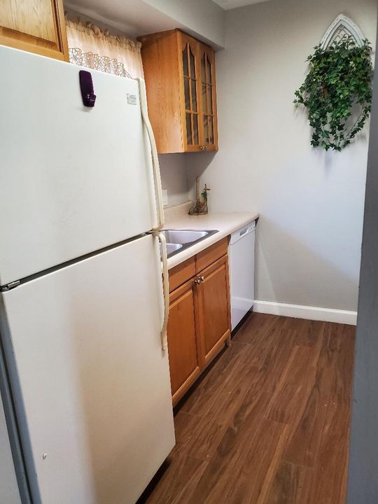 На продажу: $104,900 (1 спален, 1 ванн, 660 Квадратных фут)