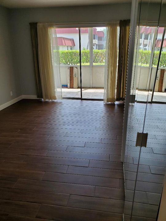 На продажу: $104,900 (1 спален, 1 ванн, 660 Квадратных фут)