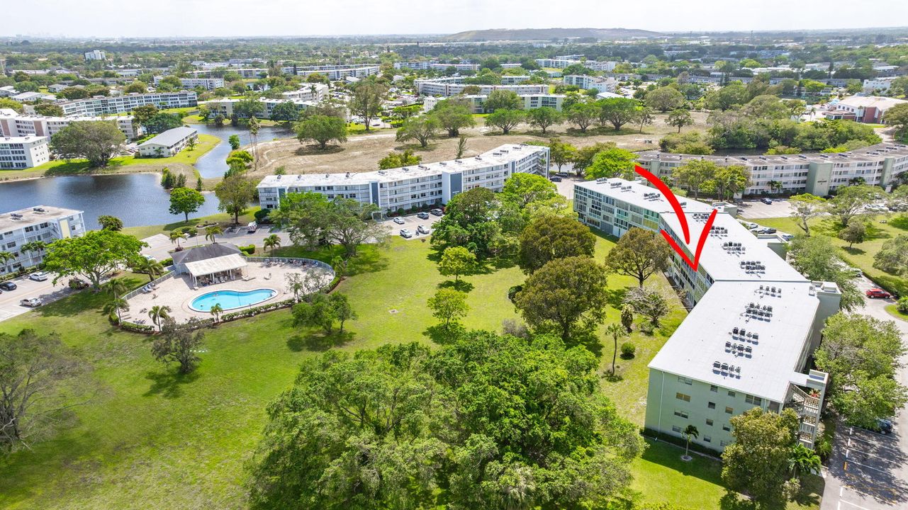 待售: $110,000 (1 贝兹, 1 浴室, 719 平方英尺)