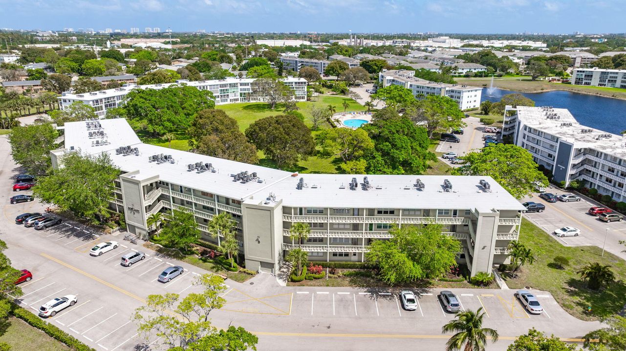 待售: $110,000 (1 贝兹, 1 浴室, 719 平方英尺)