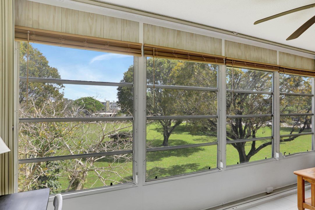 待售: $110,000 (1 贝兹, 1 浴室, 719 平方英尺)