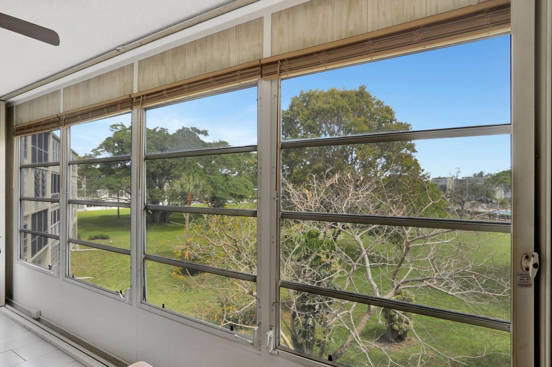 待售: $110,000 (1 贝兹, 1 浴室, 719 平方英尺)