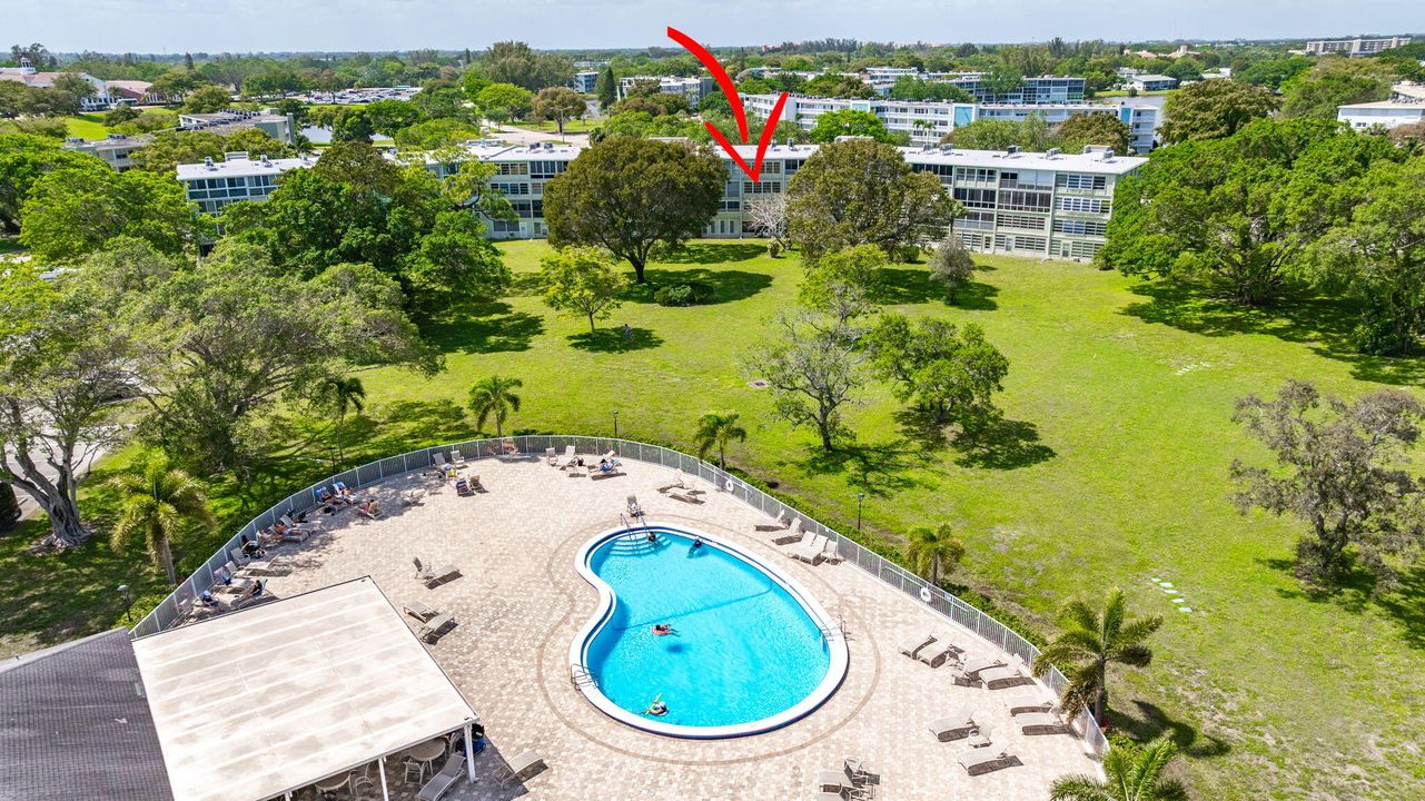 待售: $110,000 (1 贝兹, 1 浴室, 719 平方英尺)