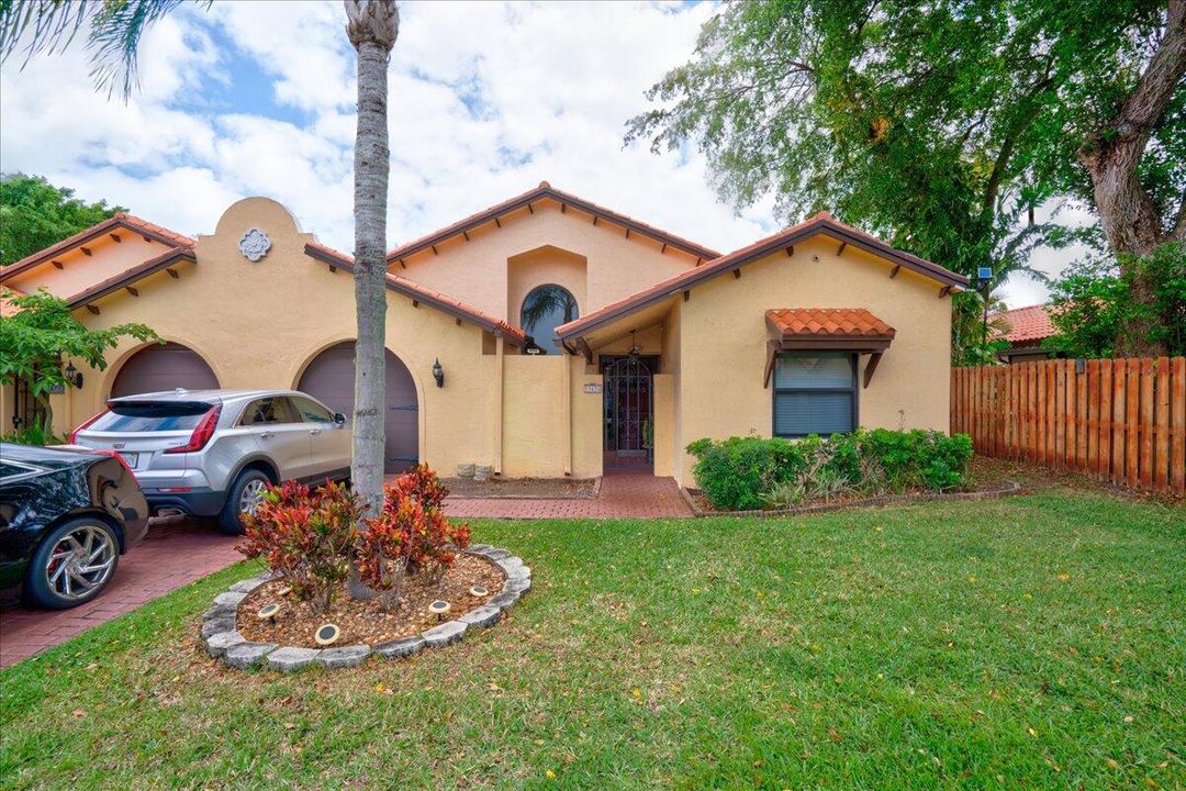 Vendido Recientemente: $415,000 (3 camas, 2 baños, 1330 Pies cuadrados)